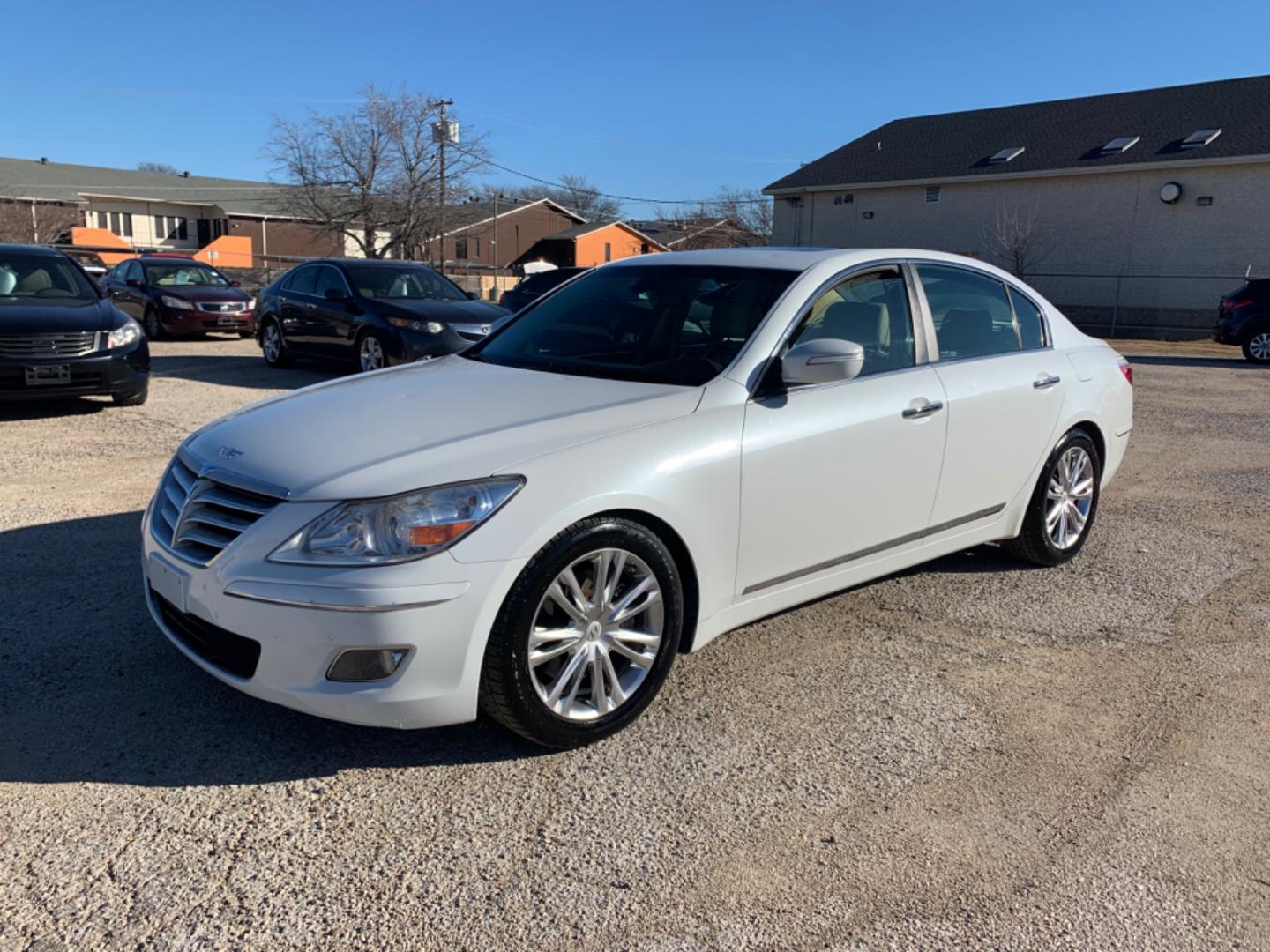 2011 White /Tan Hyundai Genesis 4.6L (KMHGC4DF1BU) with an 4.6L V8 DOHC 32V engine, Automatic transmission, located at 1830 North Belt Line Road, Irving, TX, 75061, (469) 524-0199, 32.834373, -96.993584 - Photo#2